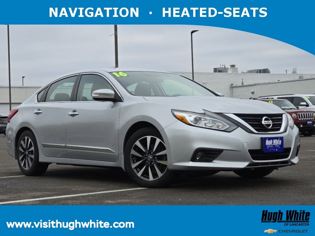 2016 Nissan Altima SV's photo