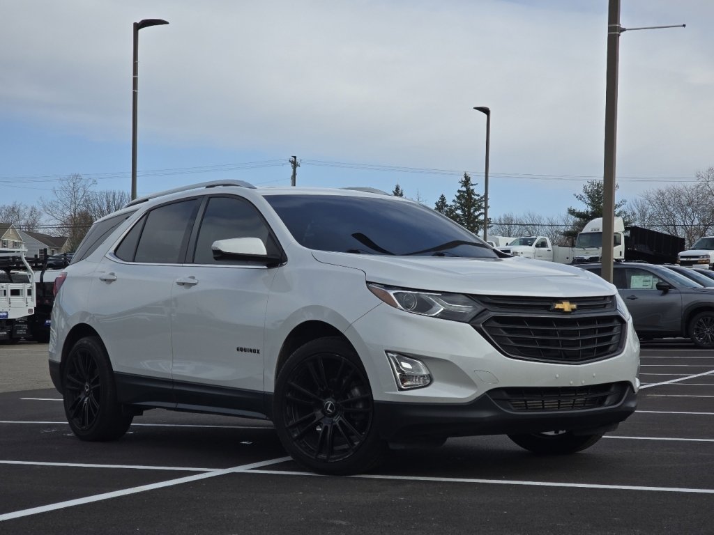 Used 2018 Chevrolet Equinox LT with VIN 2GNAXJEV5J6336379 for sale in Lancaster, OH