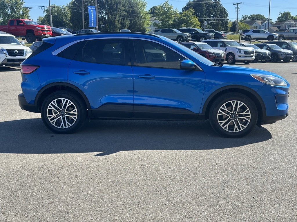 2020 Ford Escape SEL photo 3