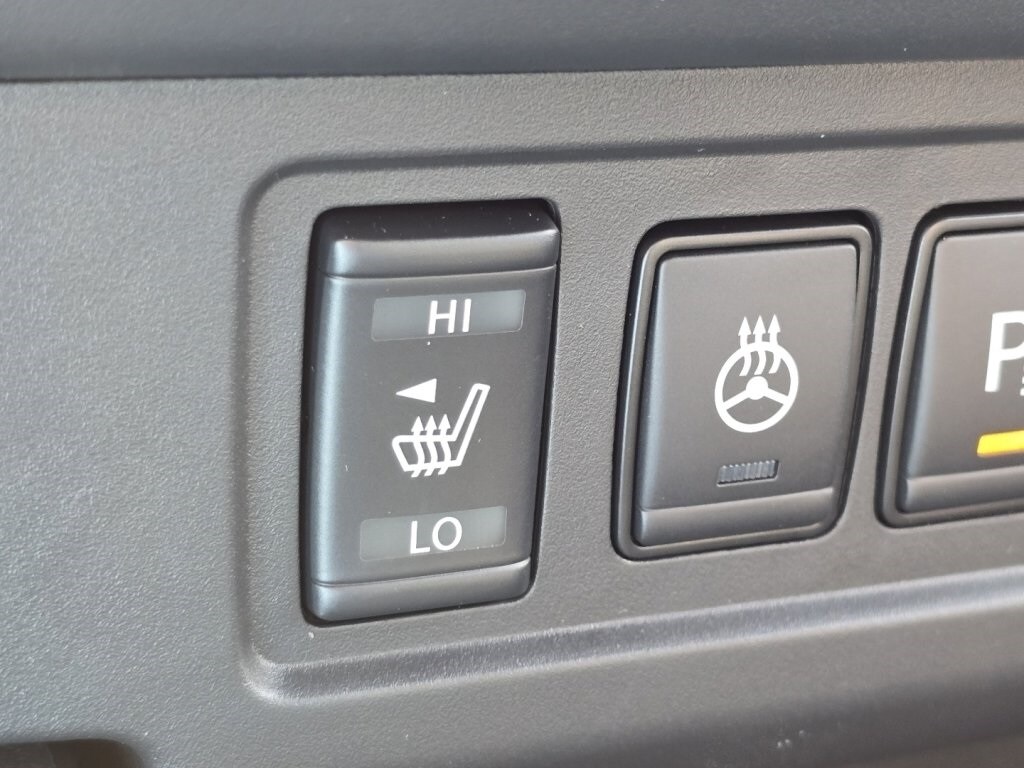 2026 Nissan Frontier SV photo 3