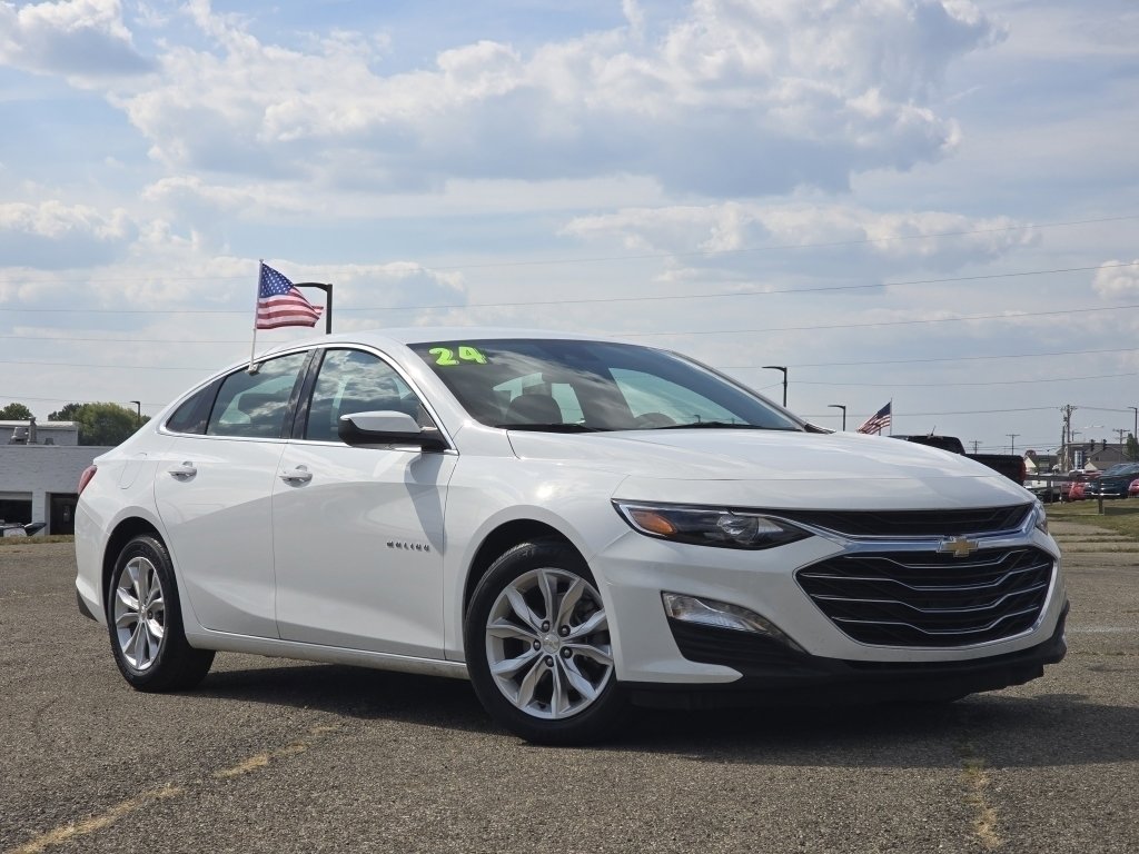2024 Chevrolet Malibu 1LT photo 2