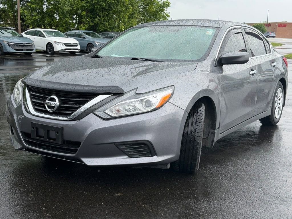 Used 2017 Nissan Altima S with VIN 1N4AL3AP5HC120546 for sale in Lancaster, OH