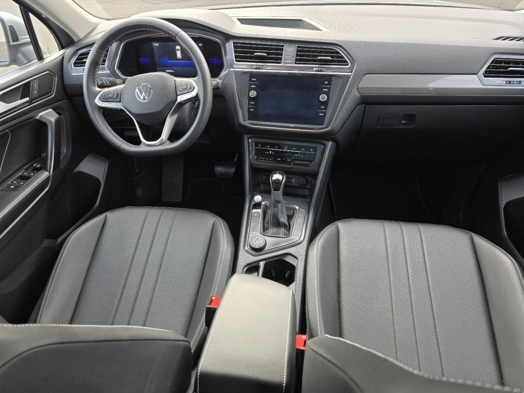 2023 Volkswagen Tiguan SE - Photo 18