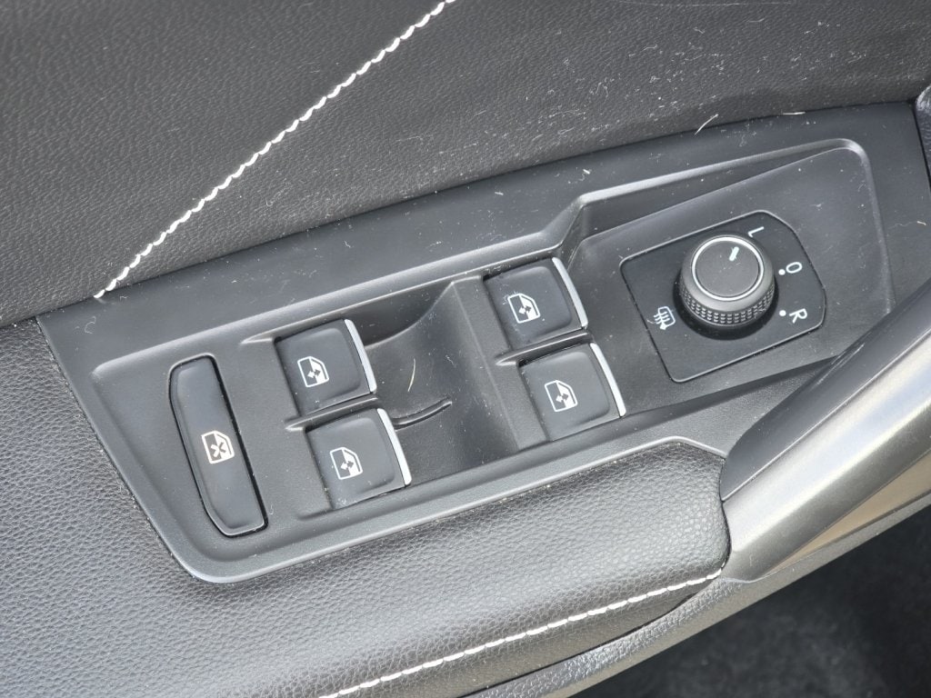2023 Volkswagen Tiguan SE - Photo 23