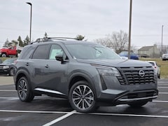 2026 Nissan Pathfinder Platinum SUV