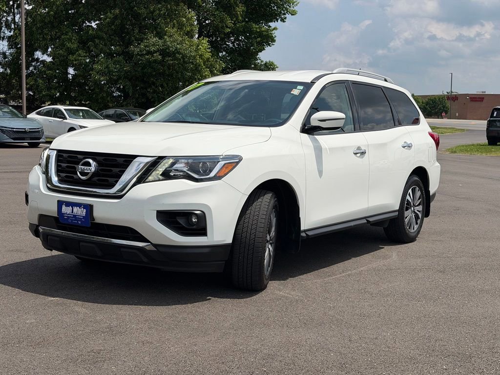 Used 2017 Nissan Pathfinder SV with VIN 5N1DR2MM6HC684557 for sale in Lancaster, OH