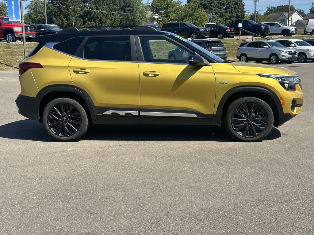 2022 Kia Seltos Nightfall Edition photo 3