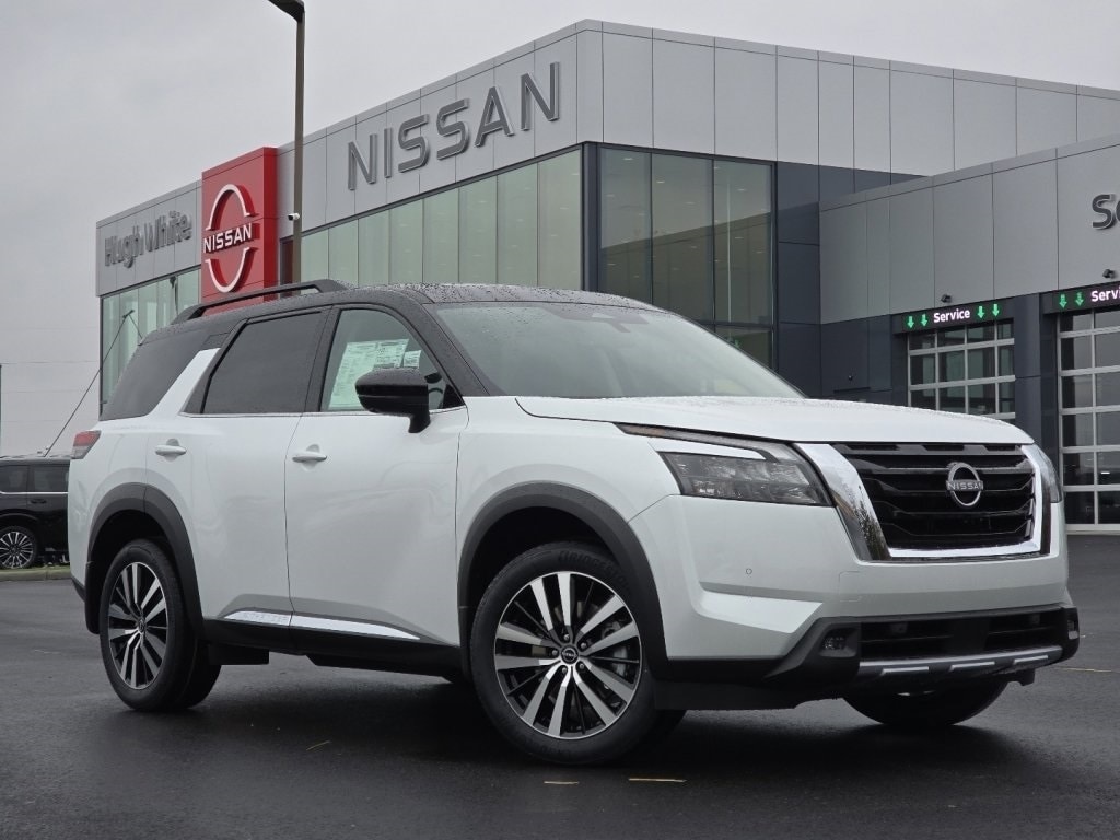 2025 Nissan Pathfinder Platinum's photo