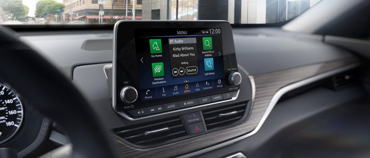 2020 Nissan Altima infotainment