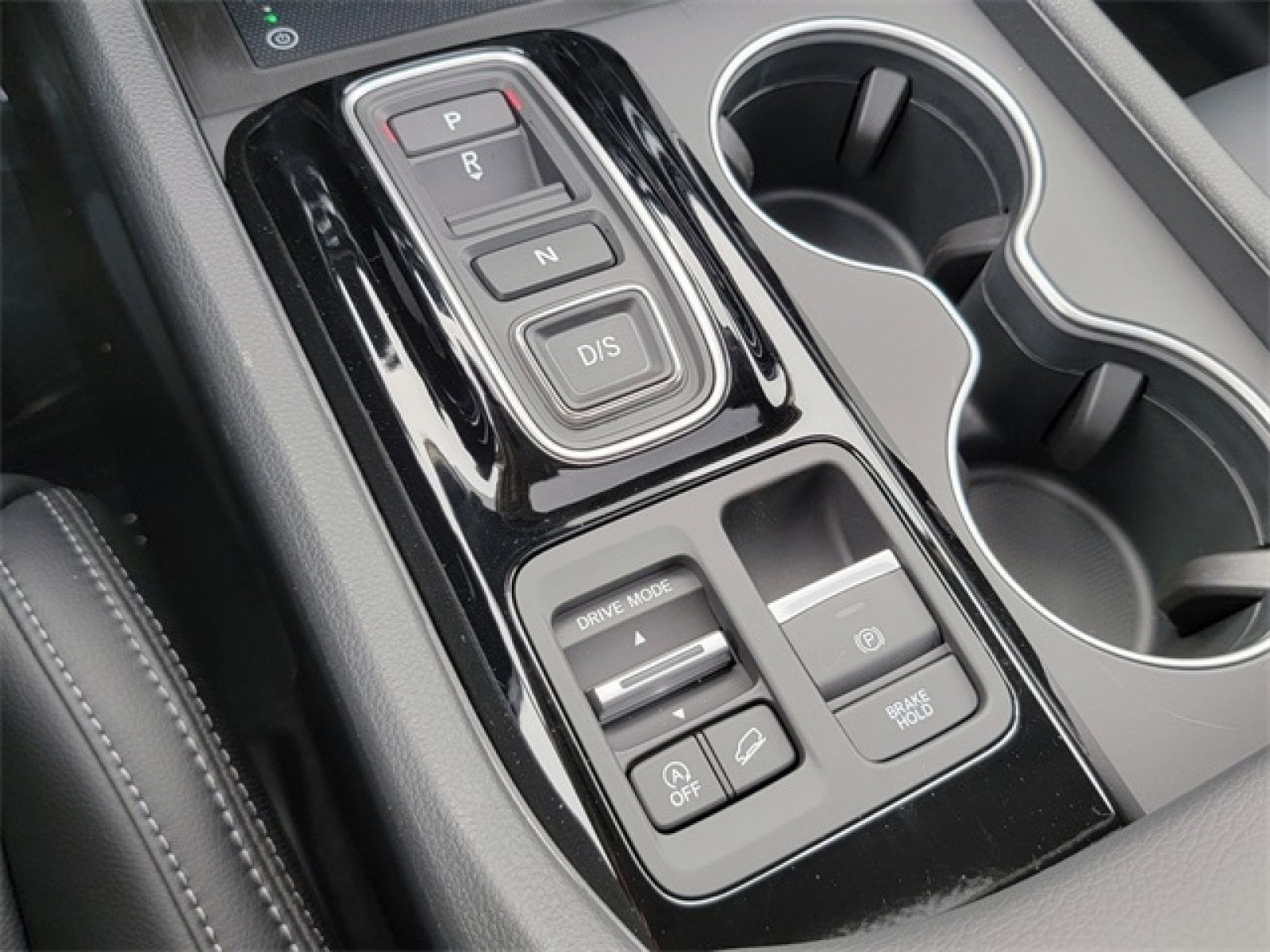 2025 Honda Pilot Touring - Photo 25