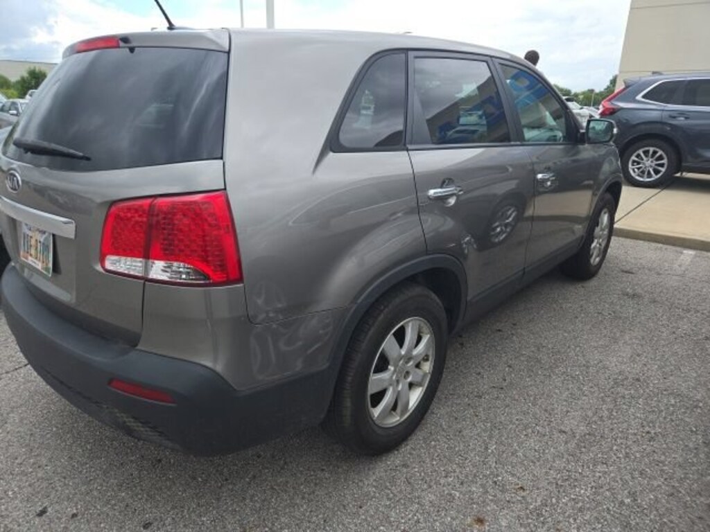 Used 2011 Kia Sorento LX 2WD I4 LX