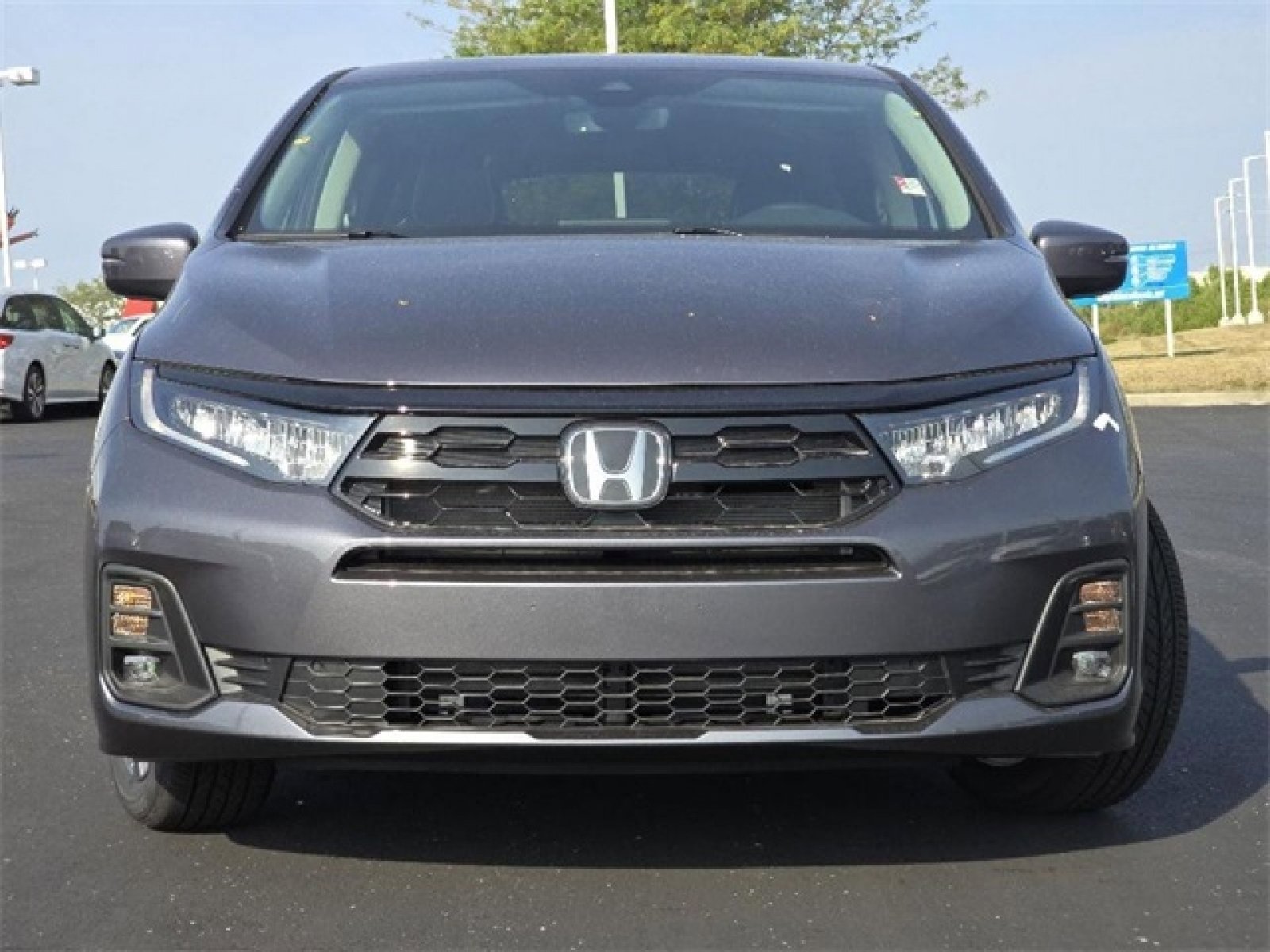 2026 Honda Odyssey Touring photo 4