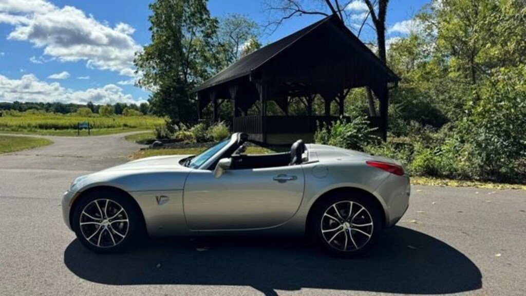 Used 2006 Pontiac Solstice Convertible