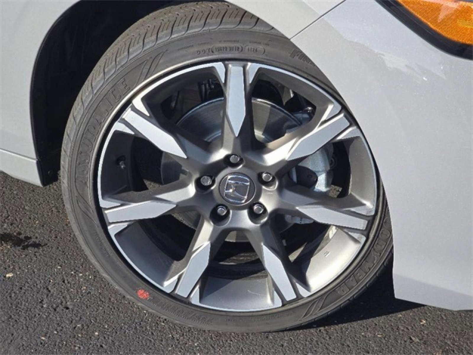 2026 Honda Civic Hatchback Hybrid Sport Touring photo 2