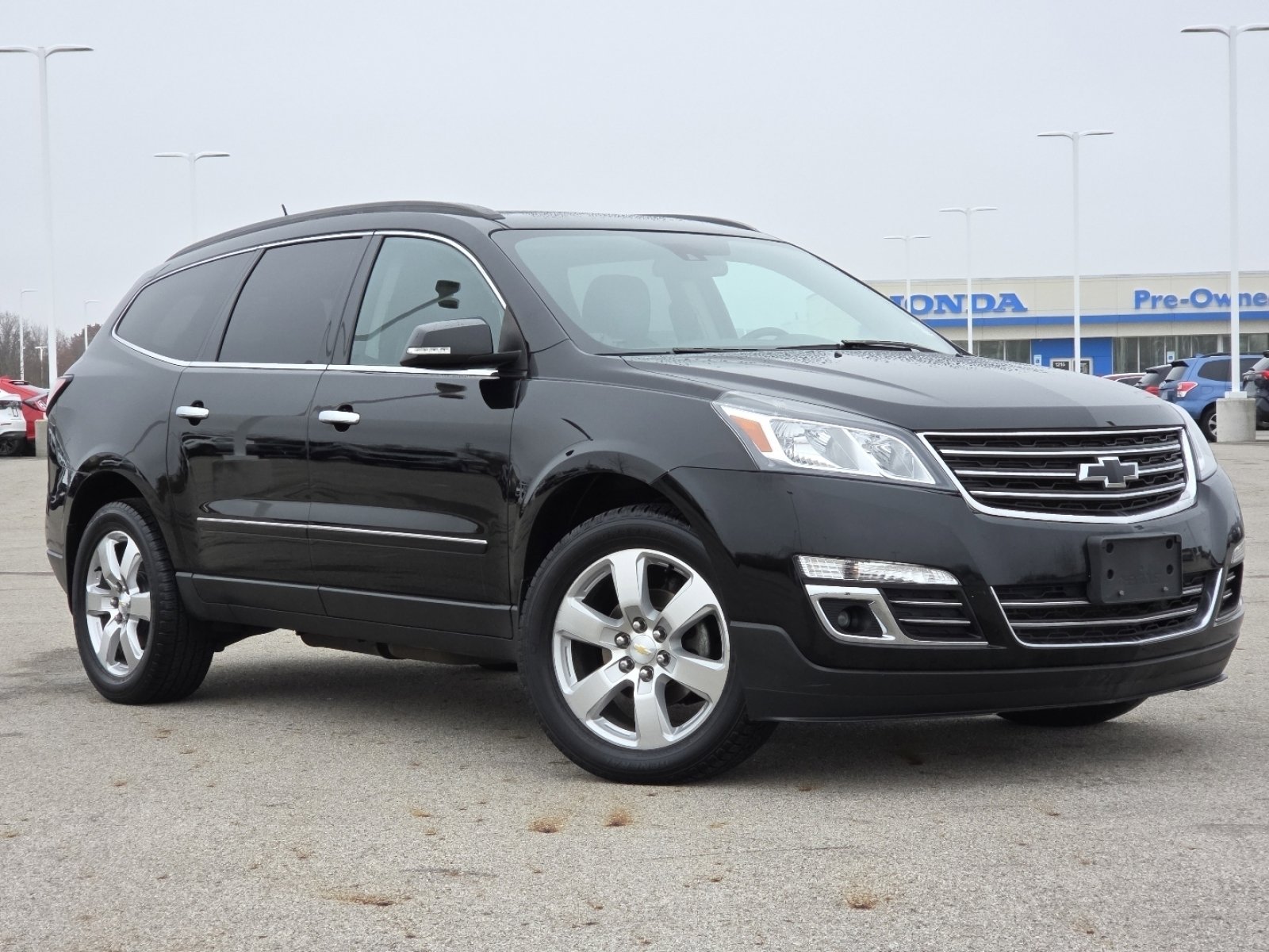 2017 Chevrolet Traverse Premier photo 2