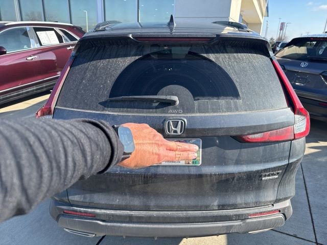 2023 Honda CR-V Hybrid Sport Touring photo 3