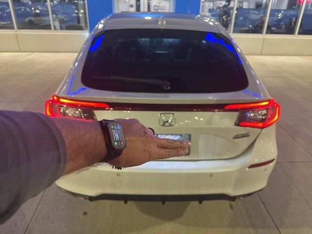 2022 Honda Civic Hatchback Sport Touring photo 3