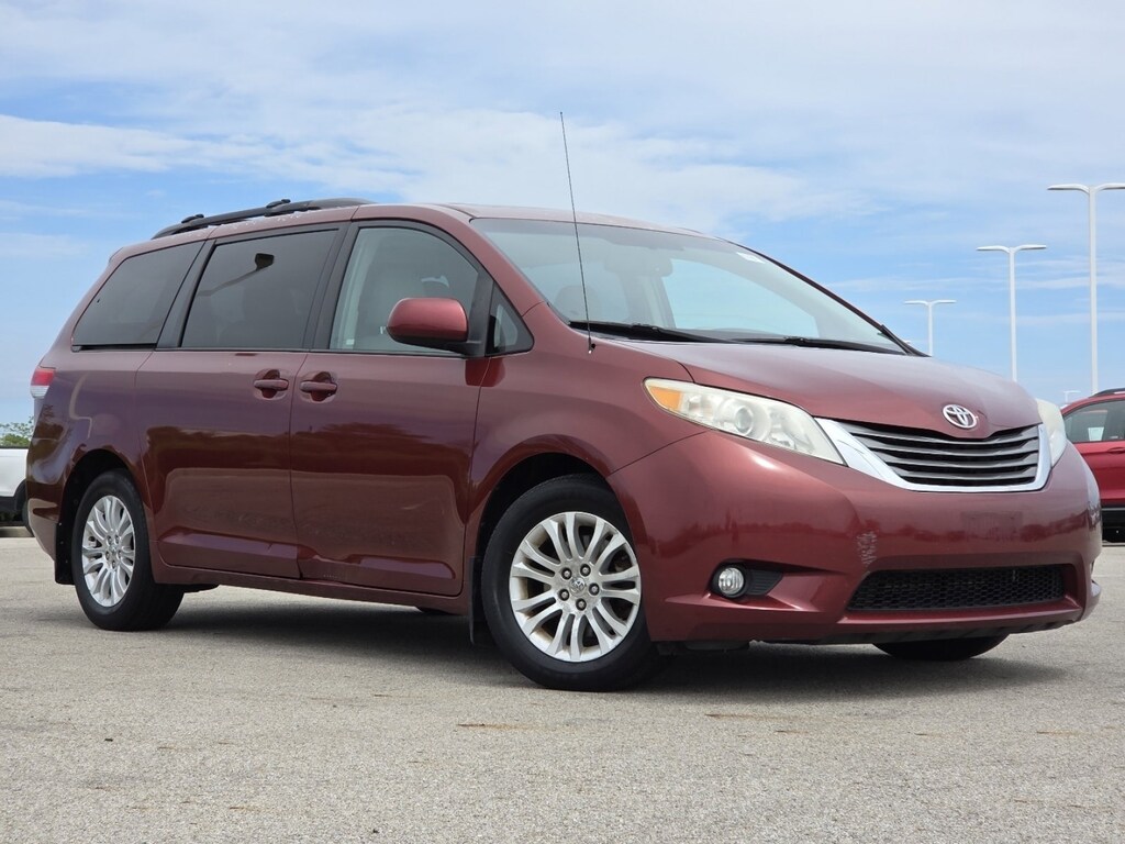 Used 2013 Toyota Sienna XLE Van