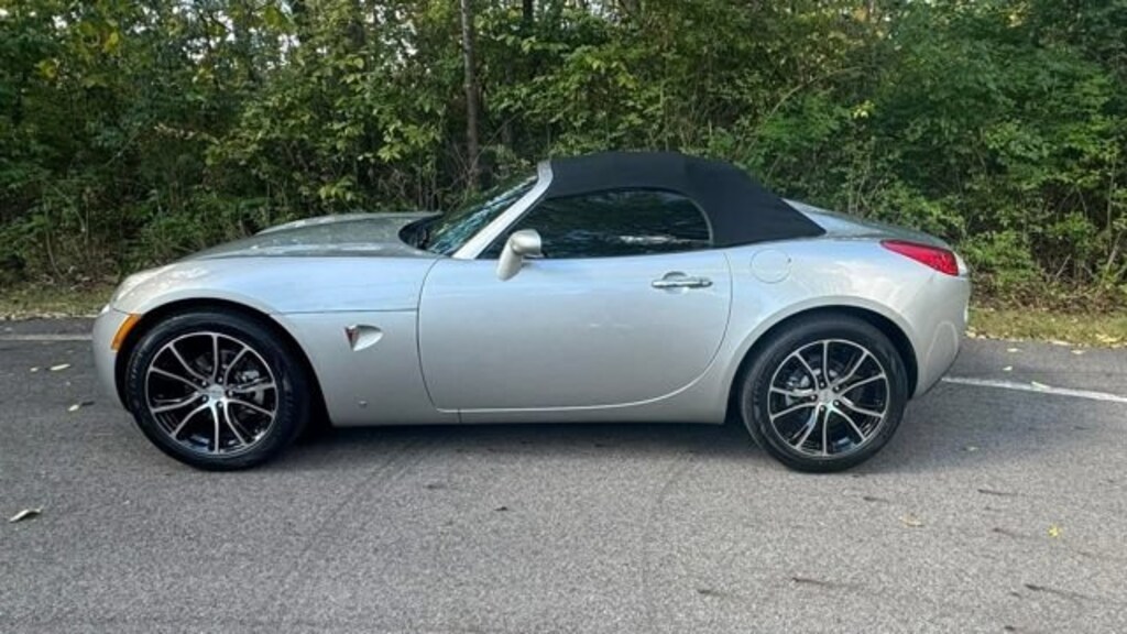 Used 2006 Pontiac Solstice Convertible