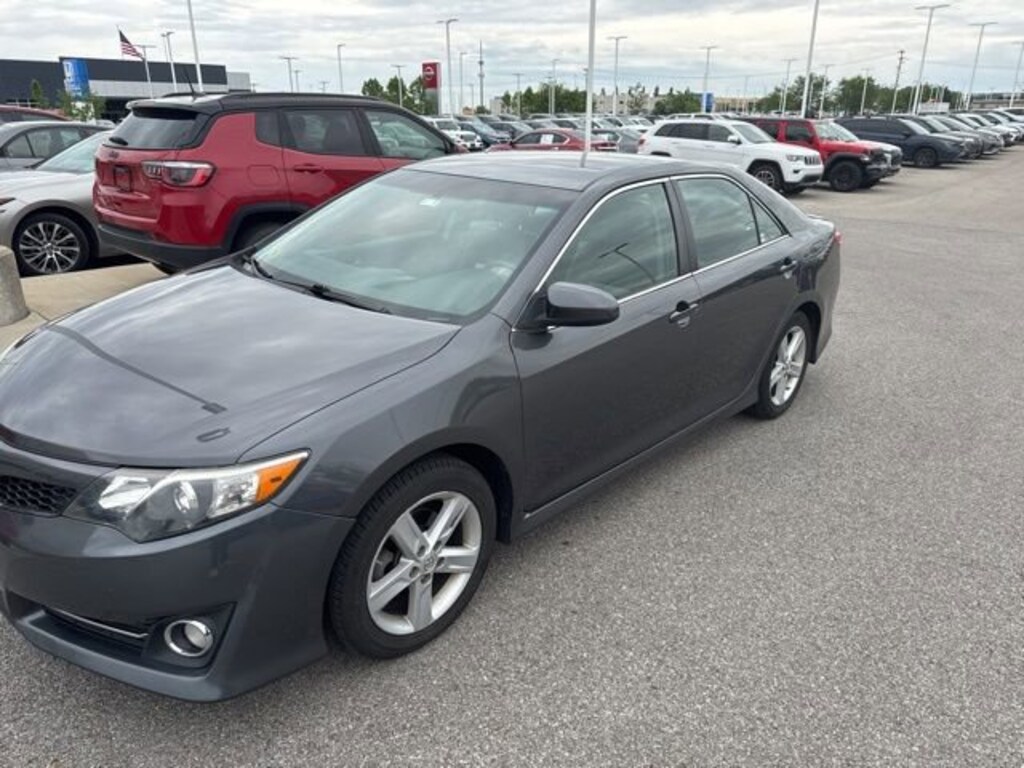 Used 2013 Toyota Camry SE Sedan