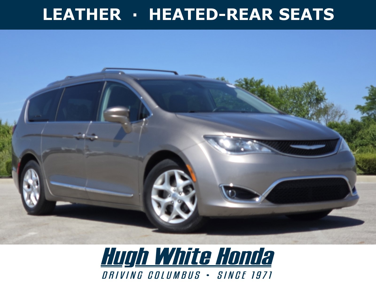 2017 Chrysler Pacifica Touring-L Plus's photo