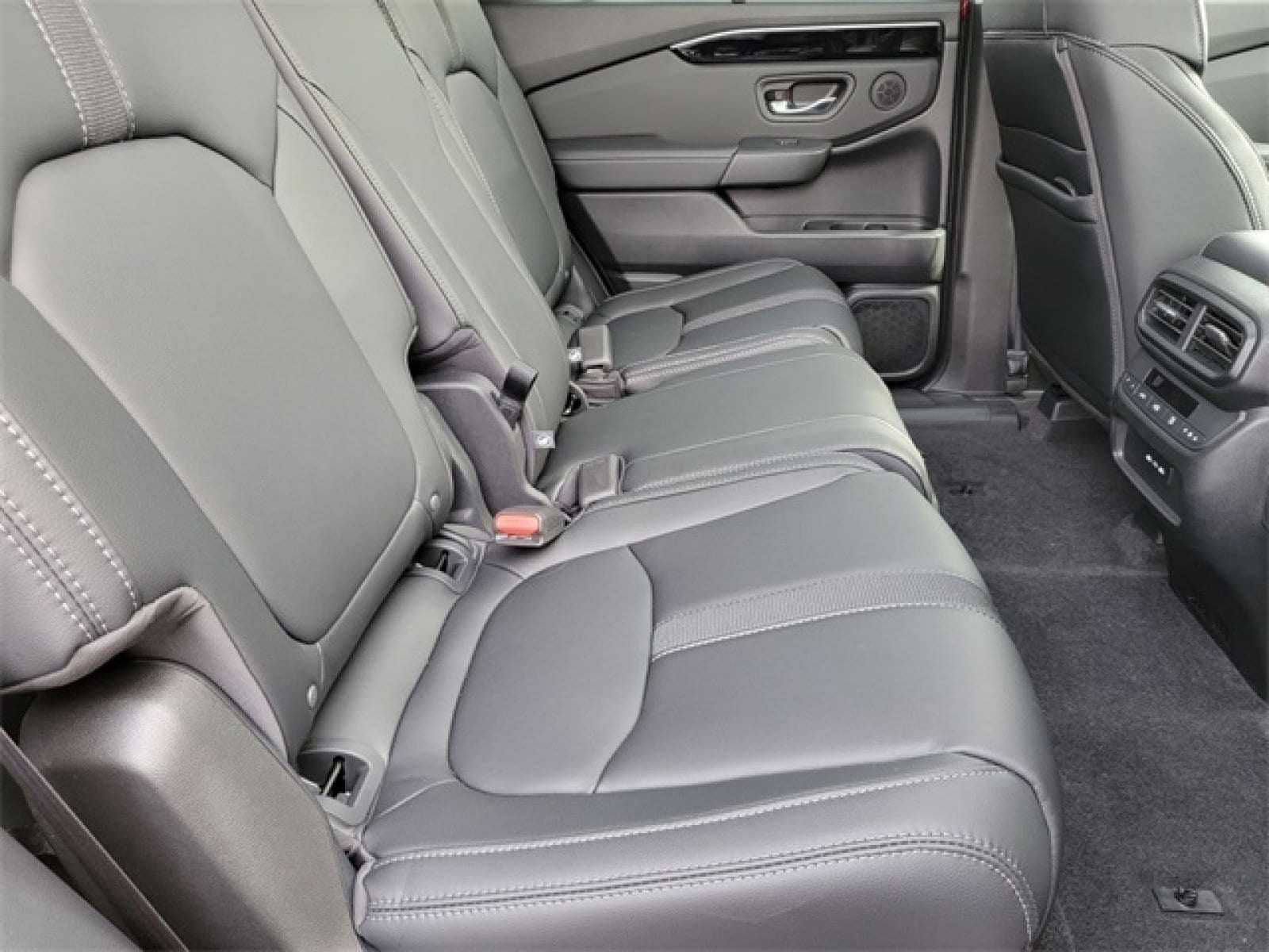 2025 Honda Pilot Touring - Photo 18