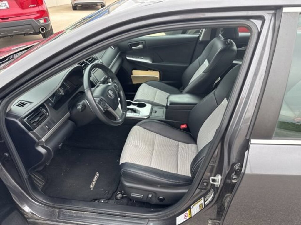 Used 2013 Toyota Camry SE Sedan
