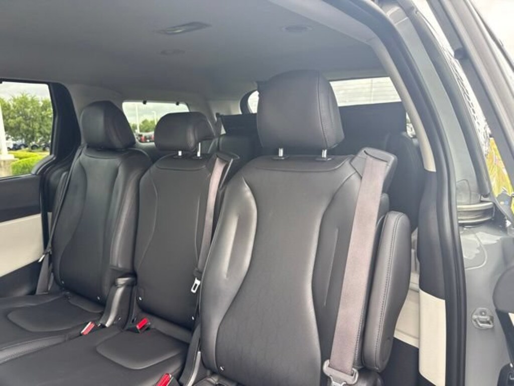 Used 2024 Kia Carnival EX EX FWD