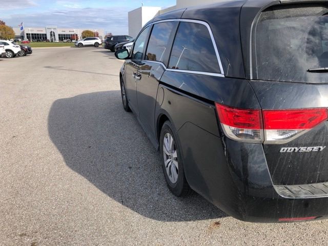 2016 Honda Odyssey SE photo 2