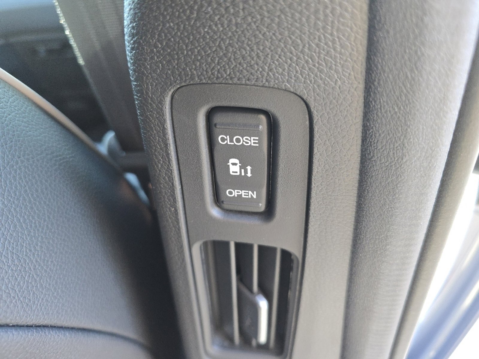 2026 Honda Odyssey Touring - Photo 14