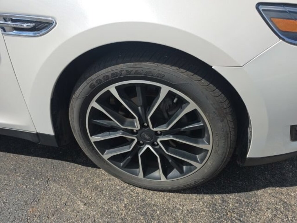 Used 2019 Ford Taurus Limited Limited AWD