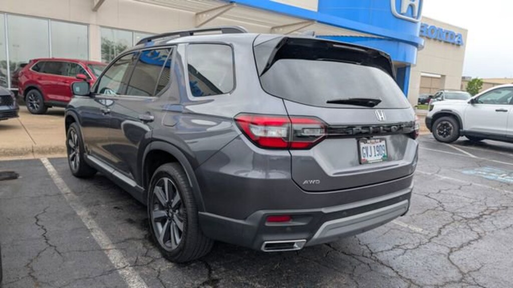 Used 2024 Honda Pilot Touring Touring AWD