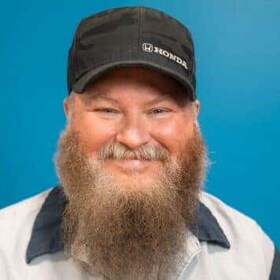 Staff member Mike Mohler from ID_26d28e