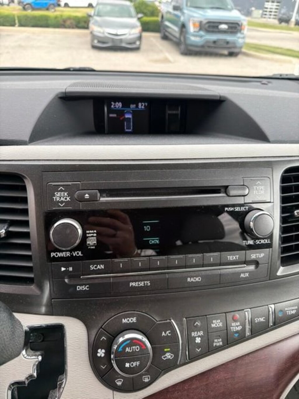 Used 2013 Toyota Sienna XLE Van