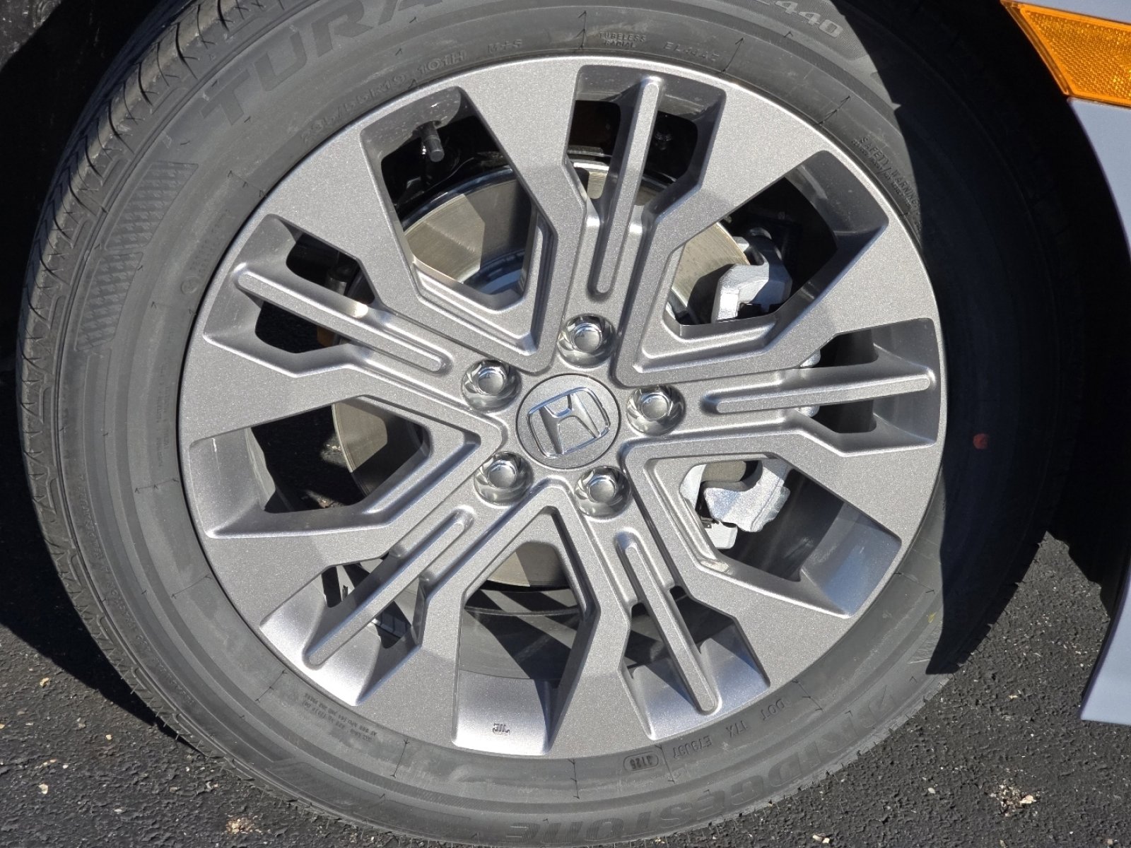2026 Honda Odyssey Touring - Photo 15