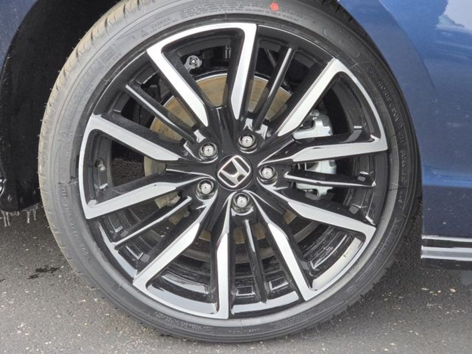 2026 Honda Accord Hybrid Touring photo 5