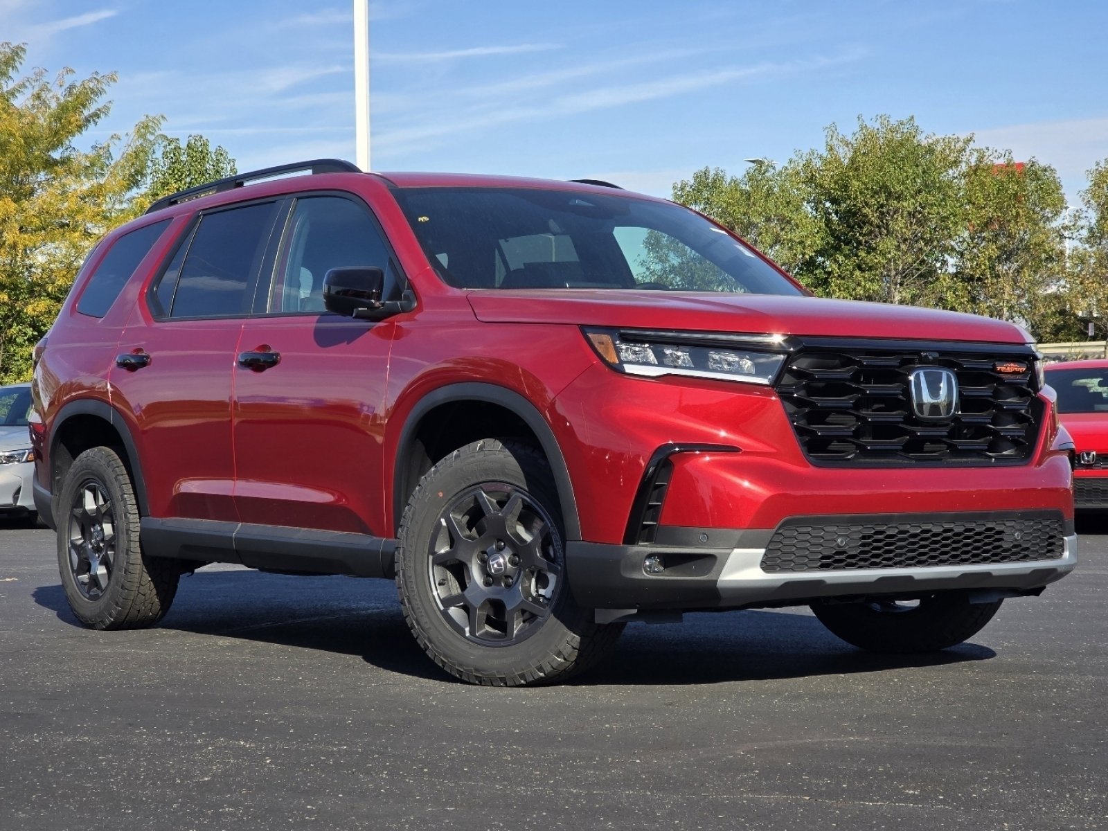 2025 Honda Pilot TrailSport photo 2