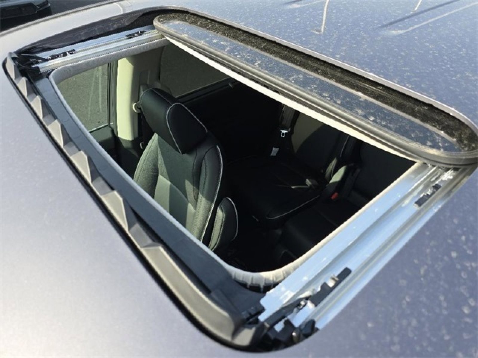 2026 Honda Odyssey Touring photo 2