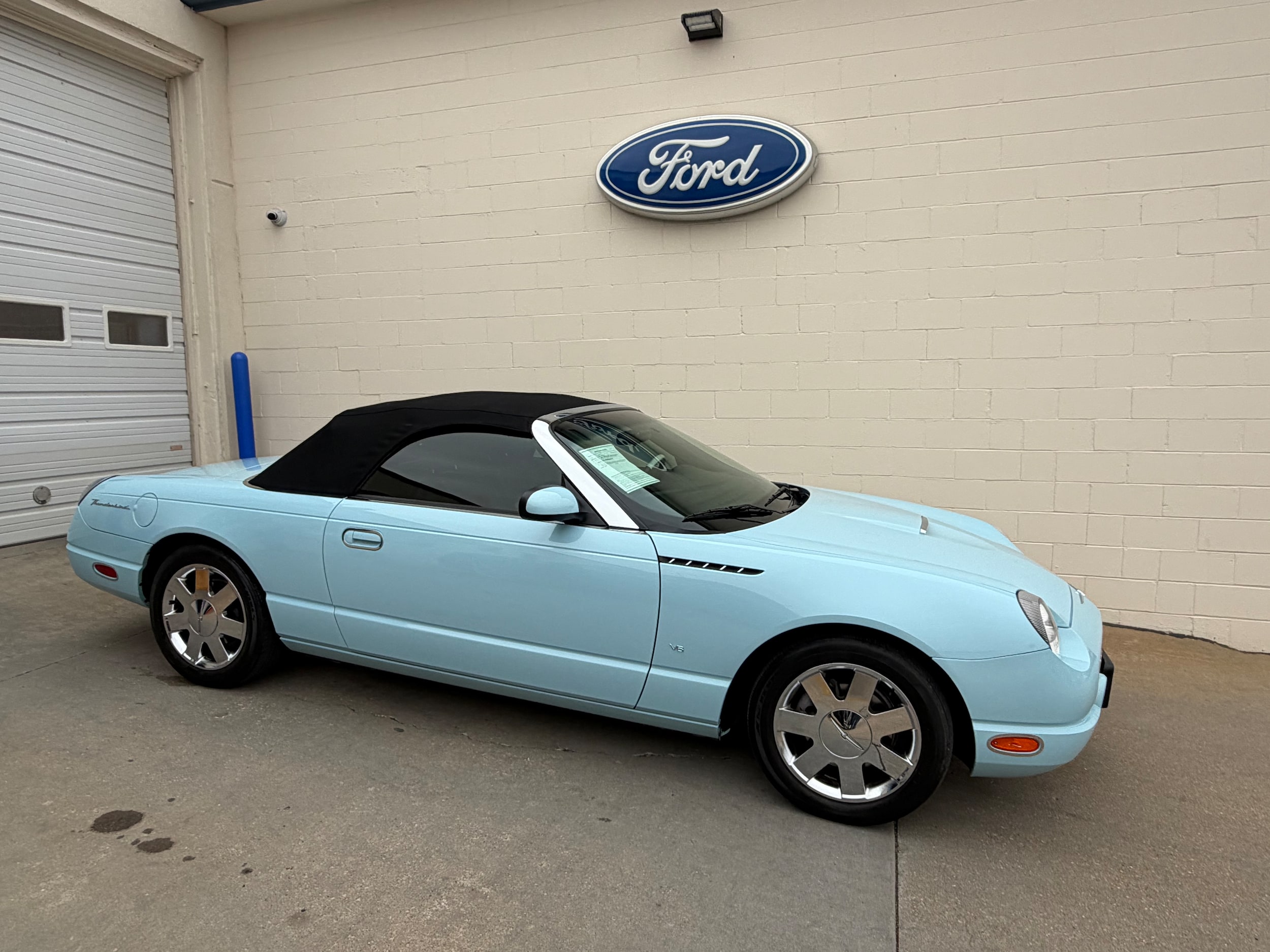 Used 2003 Ford Thunderbird Premium with VIN 1FAHP60A13Y108892 for sale in Kansas City