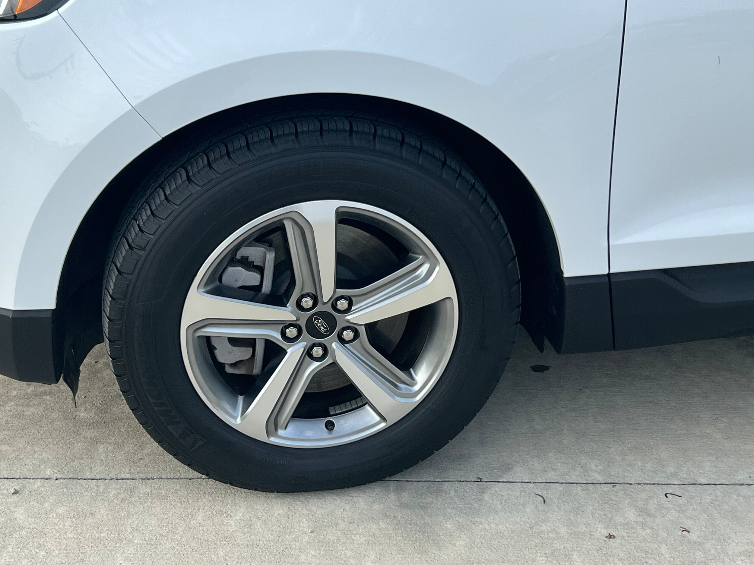 2024 Ford Edge SEL photo 4