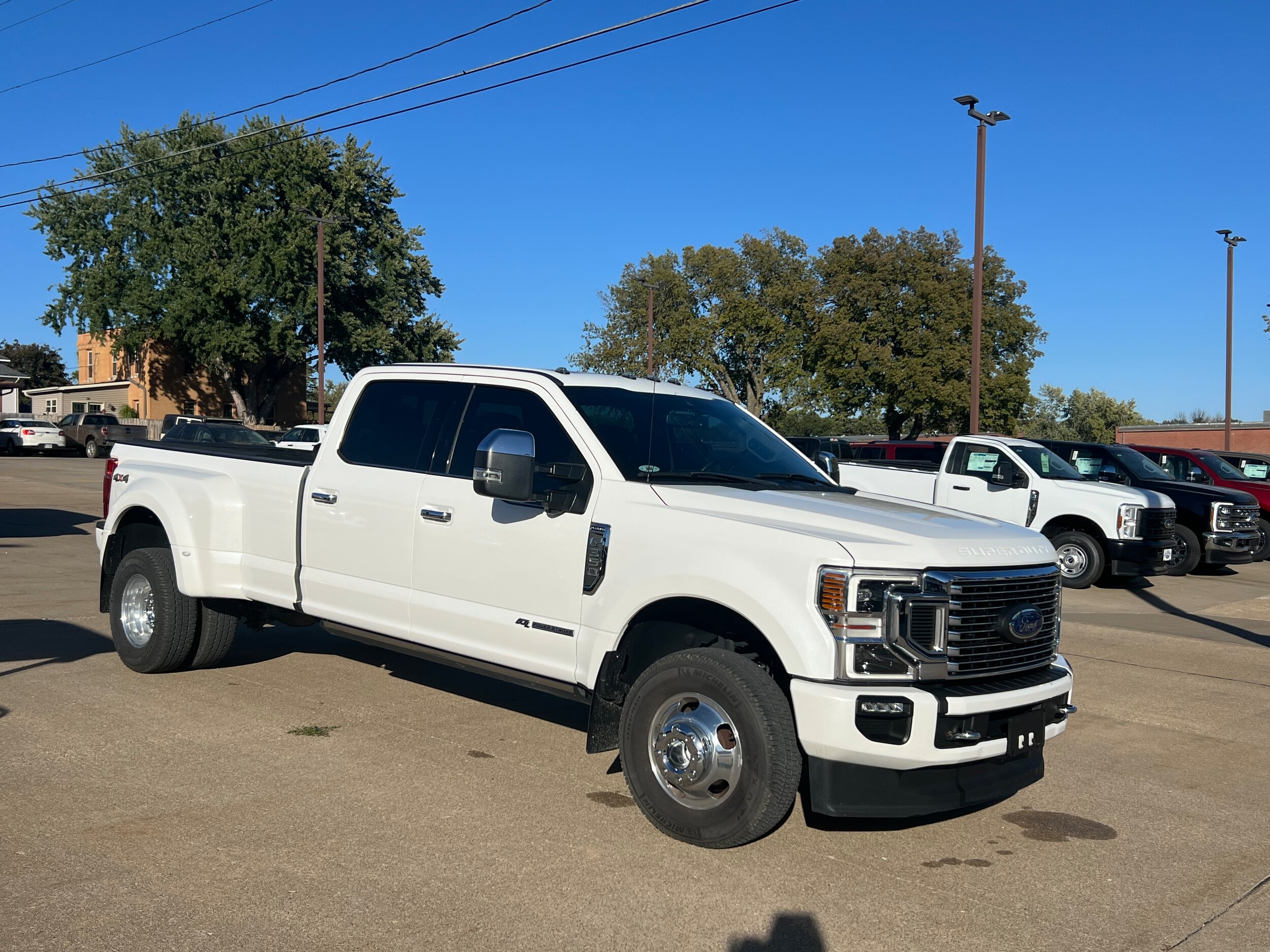 2020 Ford F-350 Super Duty Platinum's photo