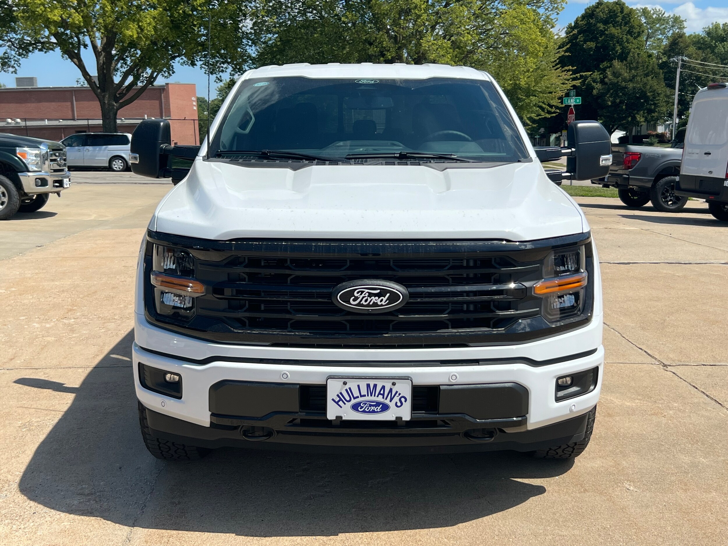 2025 Ford F-150 XLT photo 2