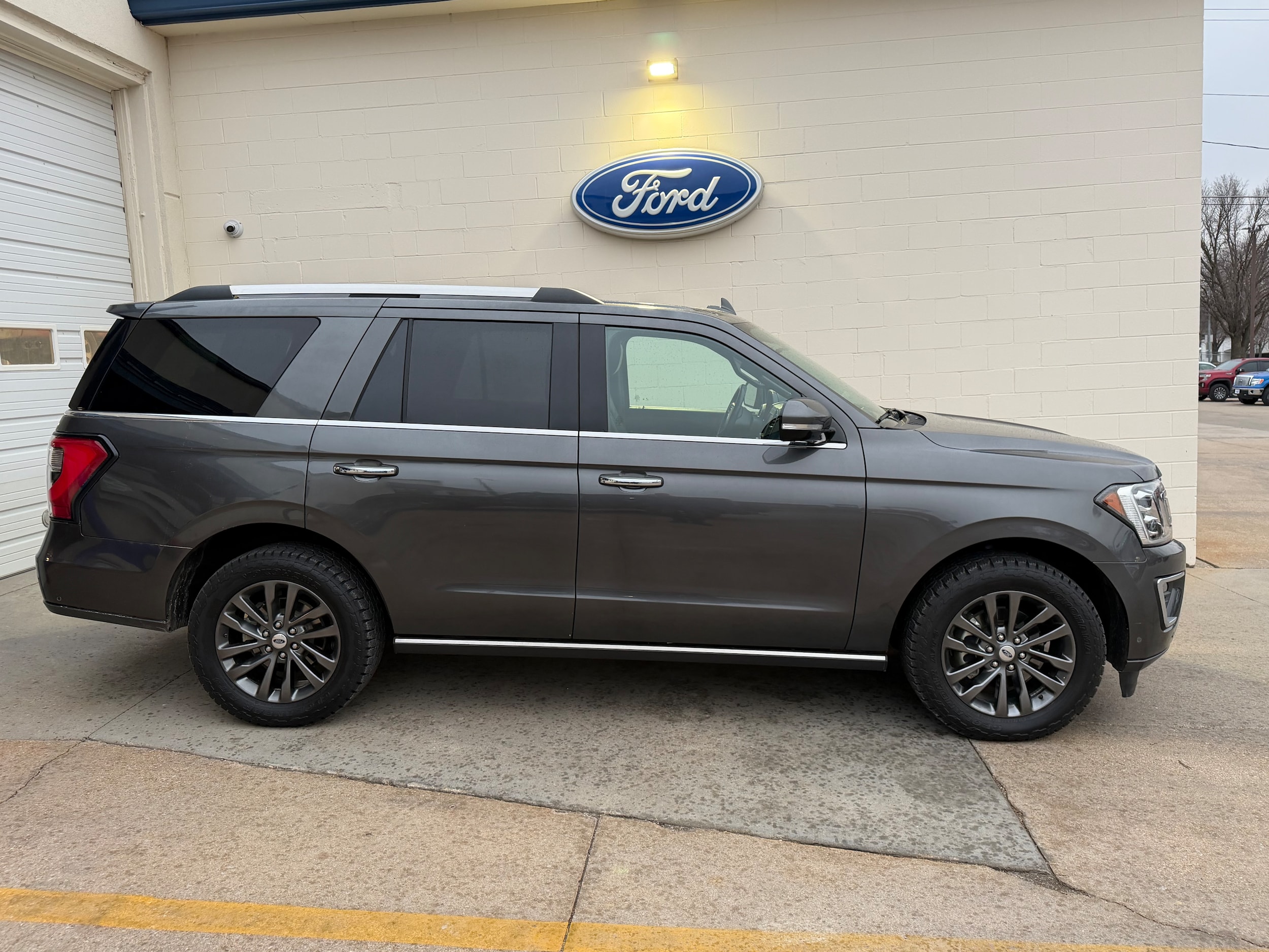 Used 2021 Ford Expedition Limited with VIN 1FMJU2AT8MEA62778 for sale in Kansas City