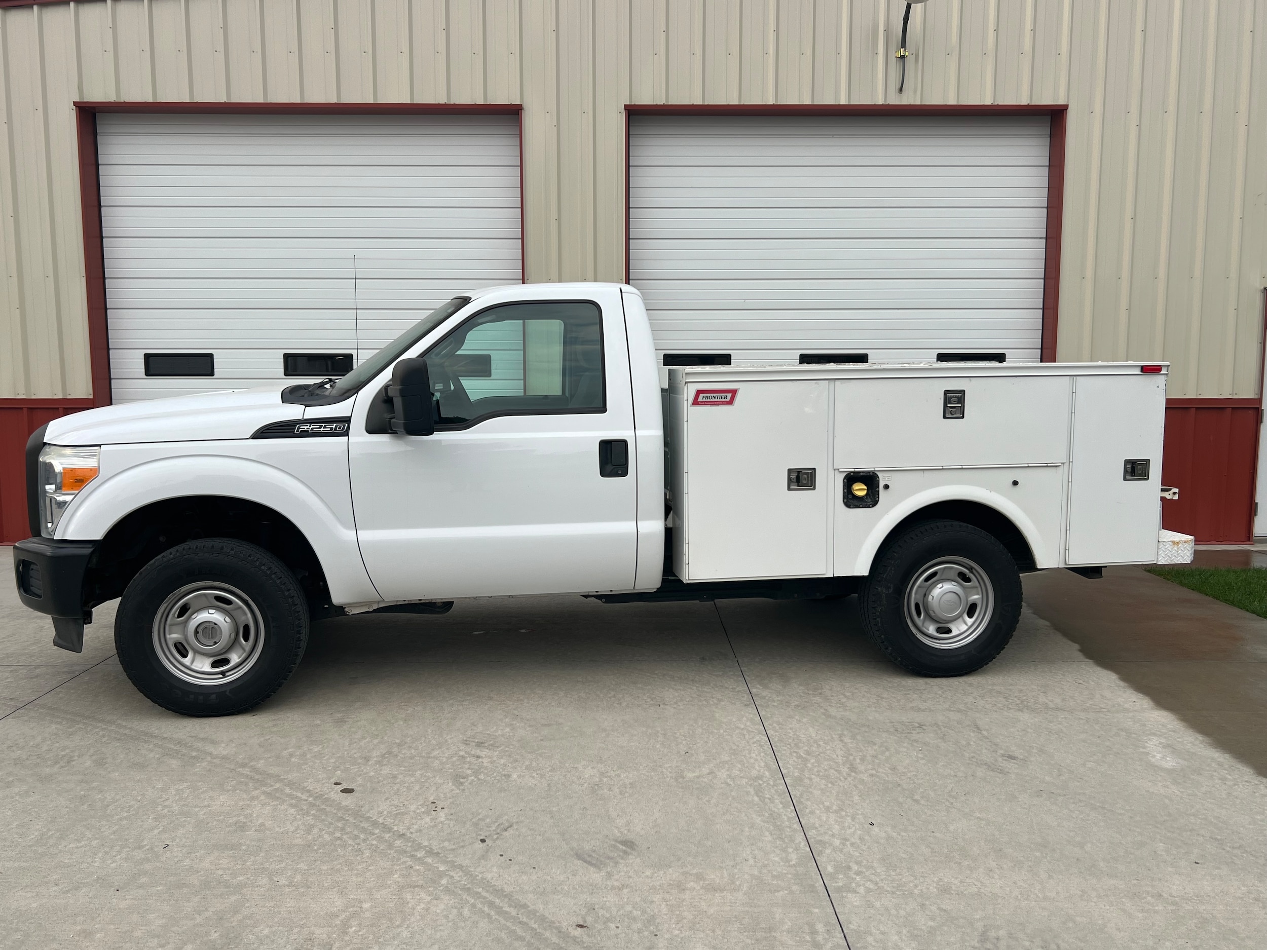 Used 2011 Ford F-250 Super Duty XLT with VIN 1FTBF2B60BEA02910 for sale in Kansas City