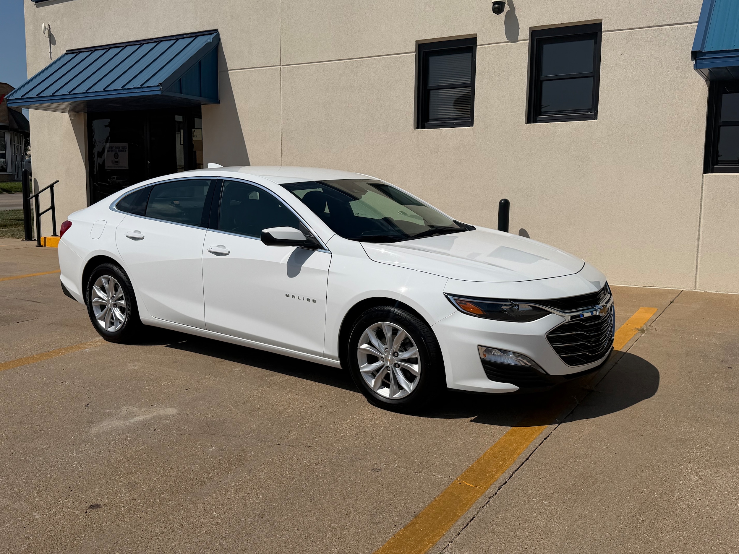 Used 2025 Chevrolet Malibu 1LT with VIN 1G1ZD5ST3SF127883 for sale in Kansas City