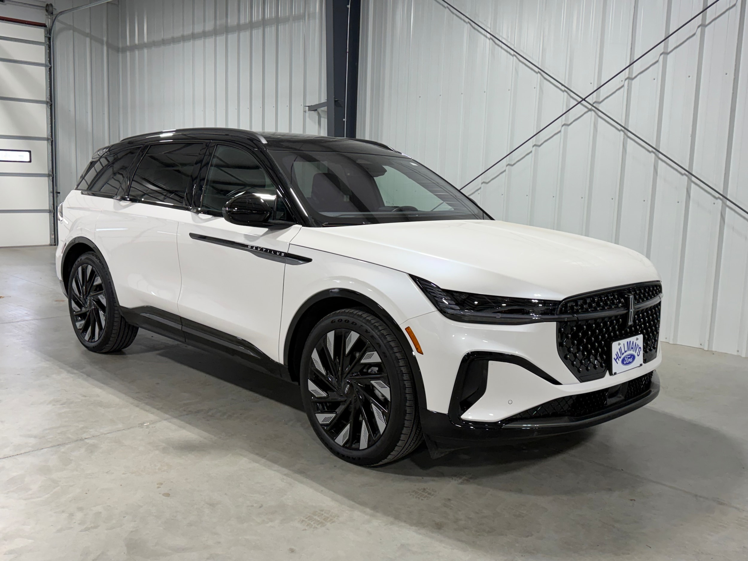 2025 Lincoln Nautilus Reserve's photo