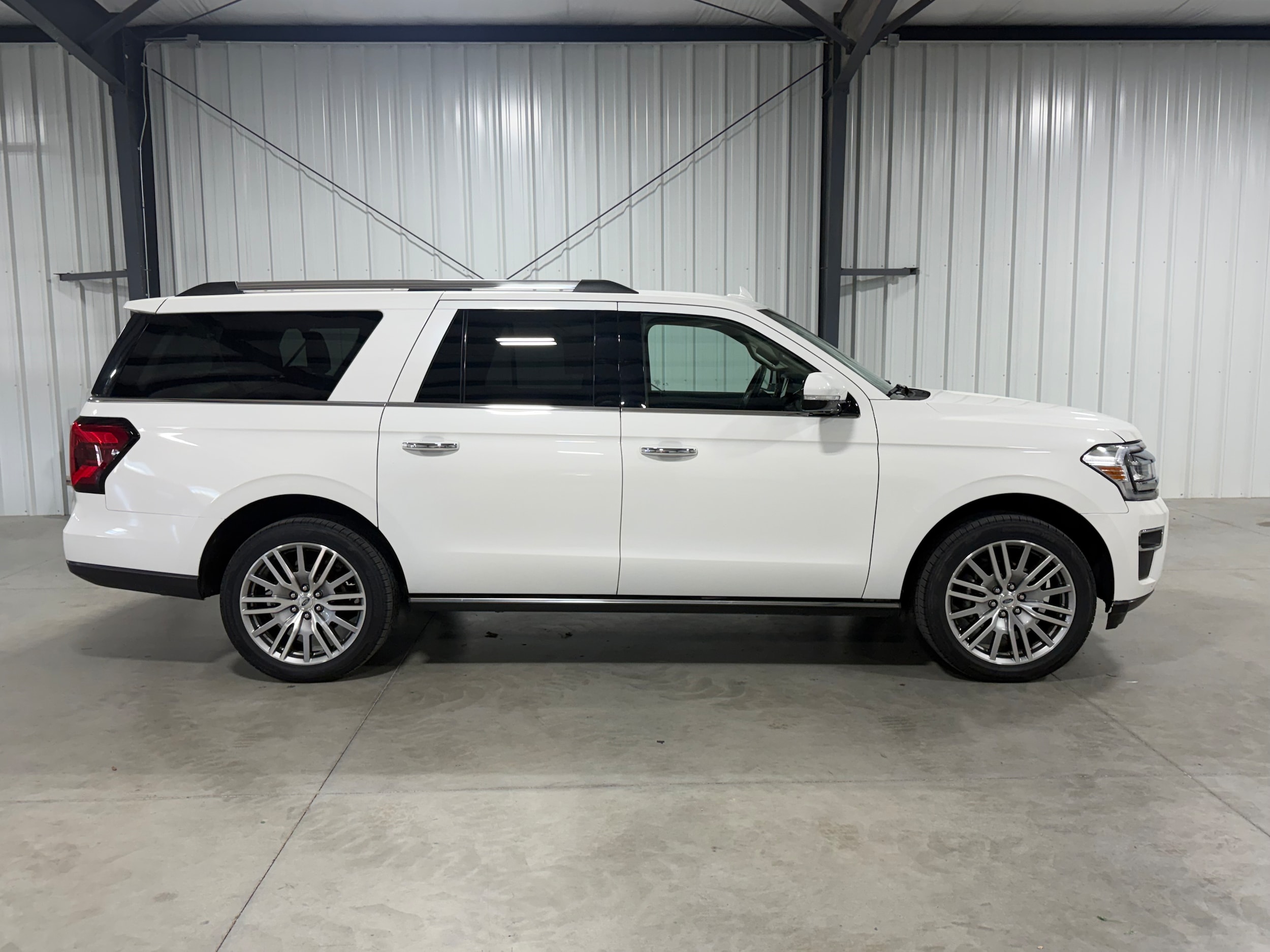 Used 2022 Ford Expedition Limited with VIN 1FMJK2AT8NEA36415 for sale in Kansas City