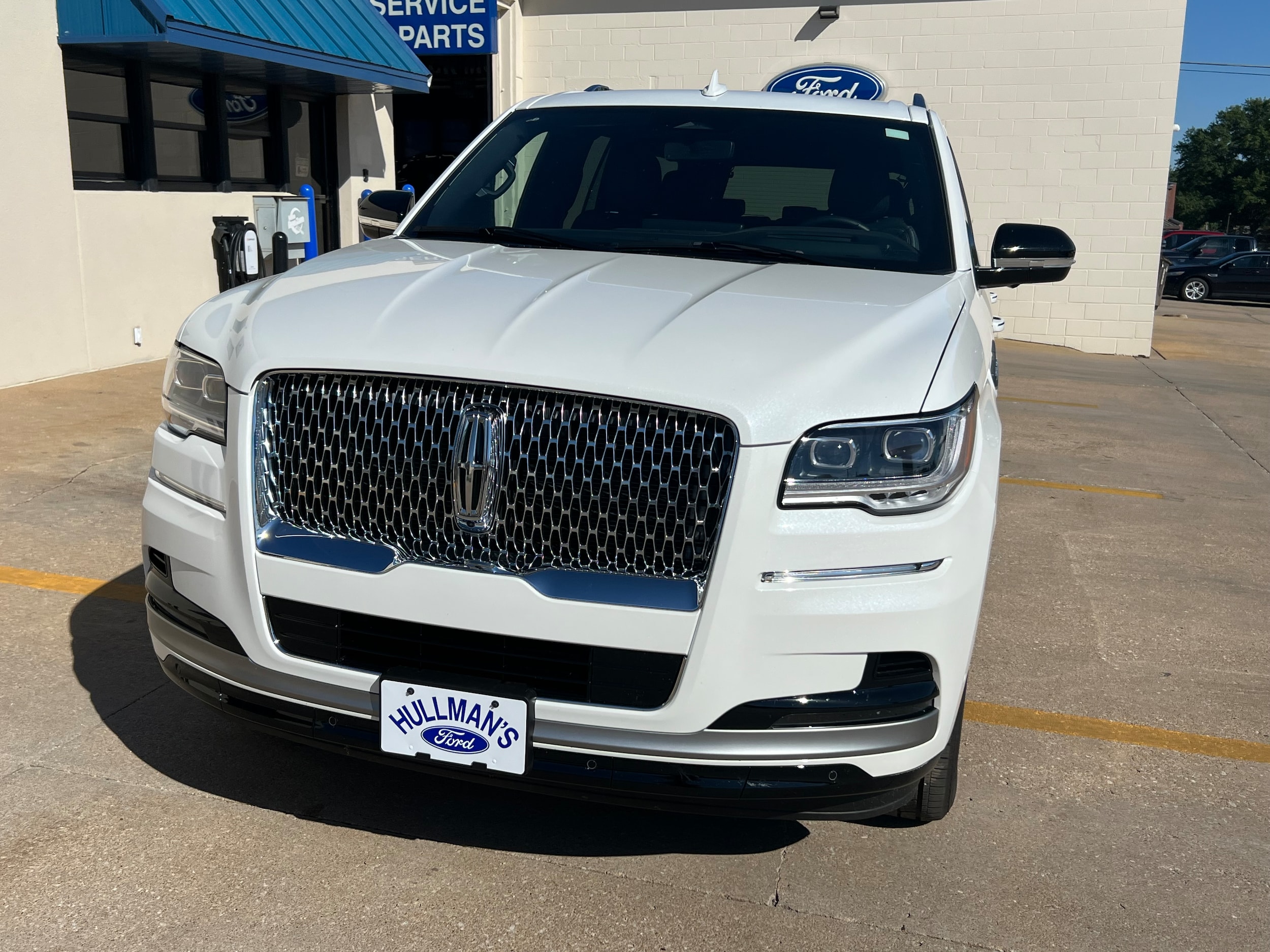 Used 2024 Lincoln Navigator Reserve L with VIN 5LMJJ3LG8REL00132 for sale in Kansas City