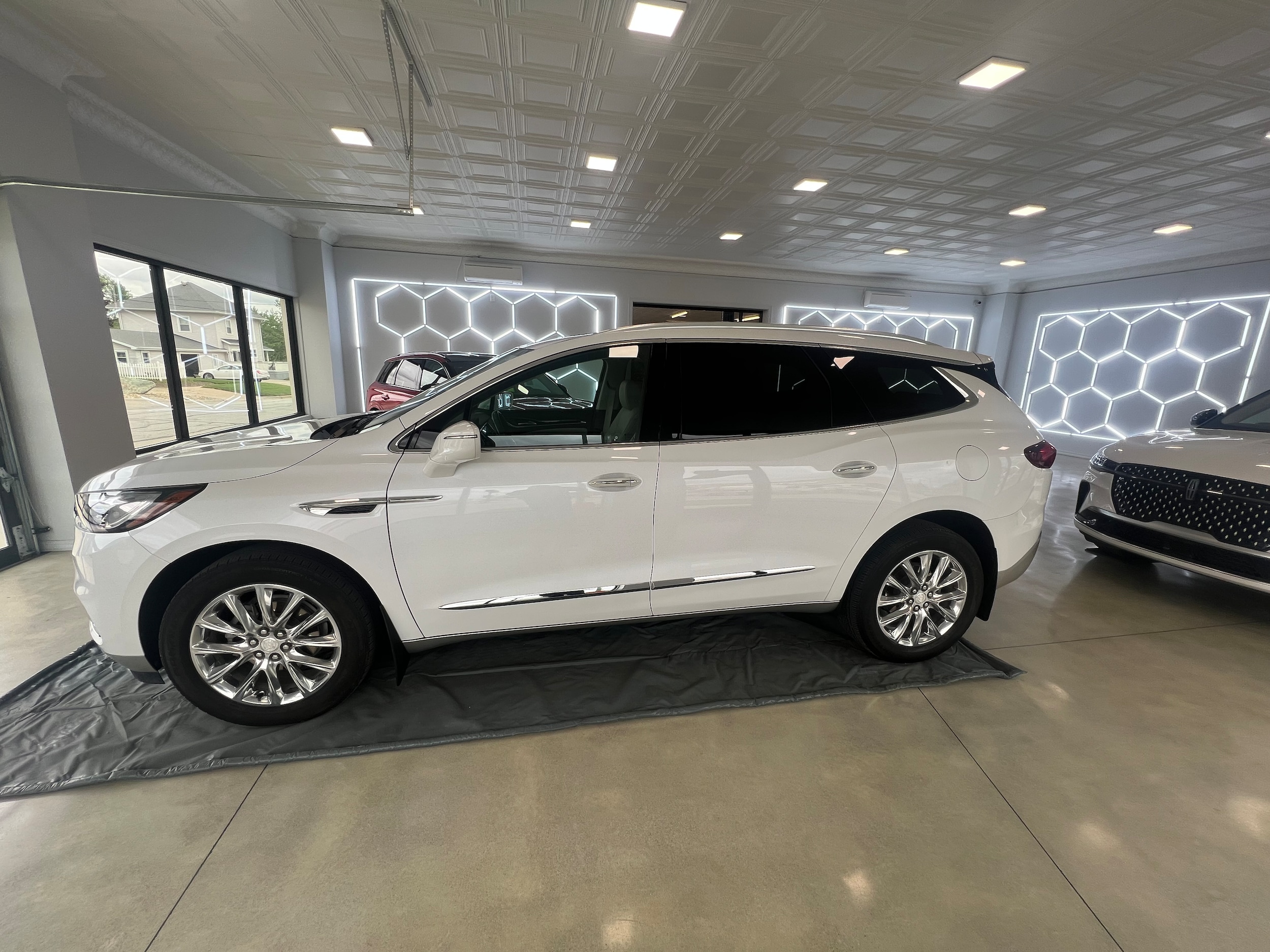 Used 2020 Buick Enclave Premium with VIN 5GAEVBKW0LJ329107 for sale in Kansas City