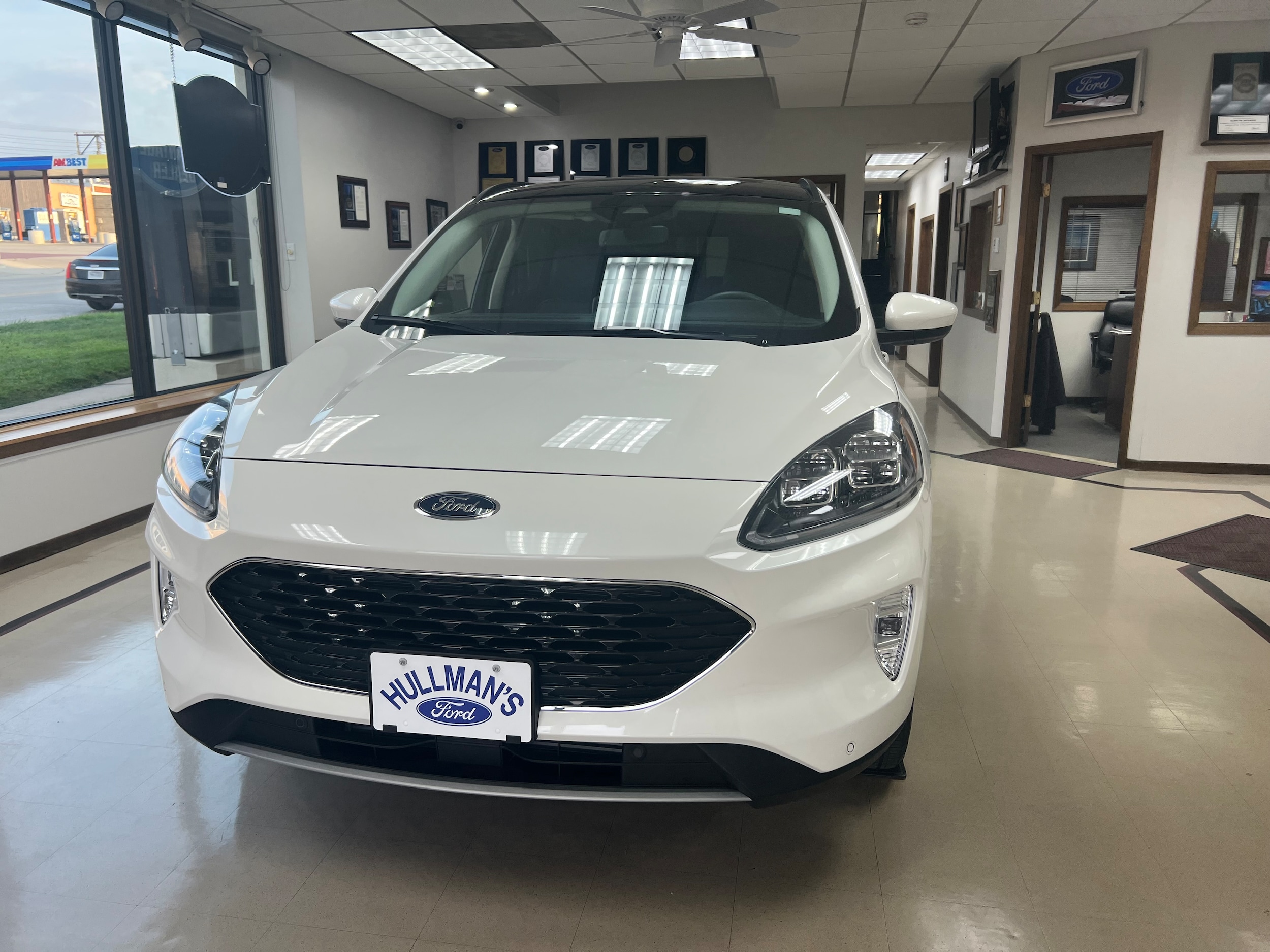 Used 2022 Ford Escape Titanium with VIN 1FMCU9J93NUB63983 for sale in Kansas City